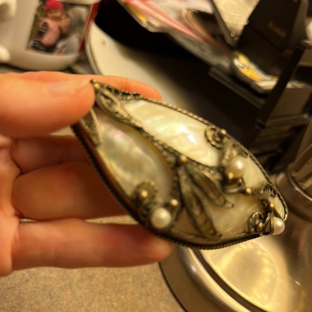 2/$10 Ornate vintage hair barrette. Made of shell. Faux pearls. - Picture 4 of 4